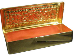 Adicionar ao carrinho Caixa para chaves produzidas em metal dourado Caixa para chaves produzidas em metal dourado