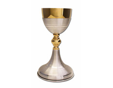 Adicionar ao carrinho Cálice de metal com banho de ouro em nó e copa Cálice de metal com banho de ouro em nó e copa