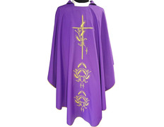 Adicionar ao carrinho Casula com bordados dourados roxa Casula com bordados dourados roxa