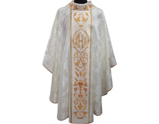 Adicionar ao carrinho Casulla bordada no pescoço e estolon central beige Casulla bordada no pescoço e estolon central beige