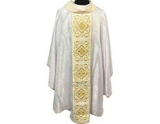 Adicionar ao carrinho Casulla com pescoço e estónio de veludo branco Casulla com pescoço e estónio de veludo branco