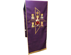 Adicionar ao carrinho Cubre ambón | Bordado Pantocrátor e Quatro Evangelistas morado Cubre ambón | Bordado Pantocrátor e Quatro Evangelistas morado