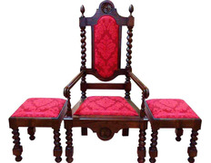 Conjunto de cadeiras de castanho com revestimento damasco