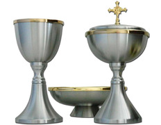 Adicionar ao carrinho Oferta de Copón, Cáliz e Patena em metal prateado mate Oferta de Copón, Cáliz e Patena em metal prateado mate