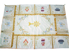 Palio bordado com ribetes e flecos