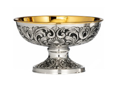 Patena de prata com decoração exterior repujada