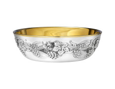 Patena de prata com uvas e espigas em relevo