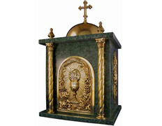 Sagrario de bronze e mármore com cáliz cincelado