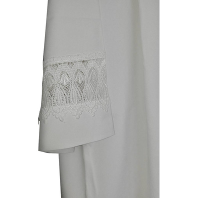 Alba com tabelas de guipur branco