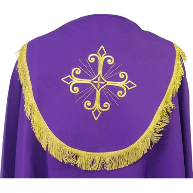 Capa pluvial com Cruz bordada em fio de ouro morado