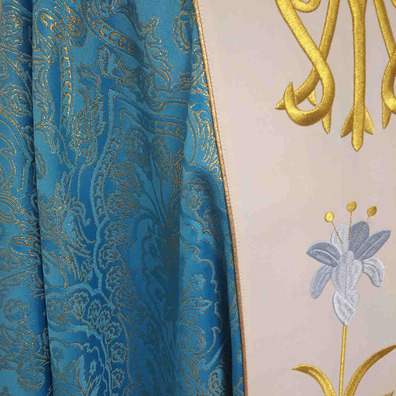 Casulla mariana com estolon central bordado azul