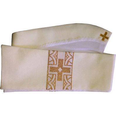 Casulla com estonagem com decoração dourada beige