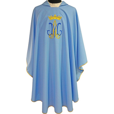 Casulla mariana com emblema e coroa bordadas