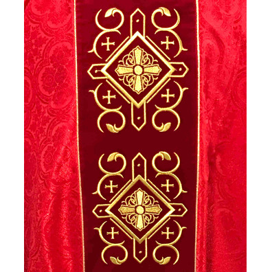 Casulla com pescoço e estonagem de veludo vermelho