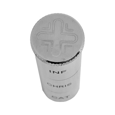Crismera tripla de metal com acabamento plateado