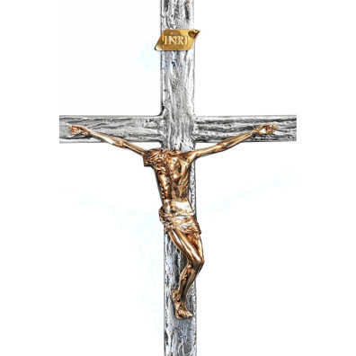 Cruz paroquial de fundição com varal